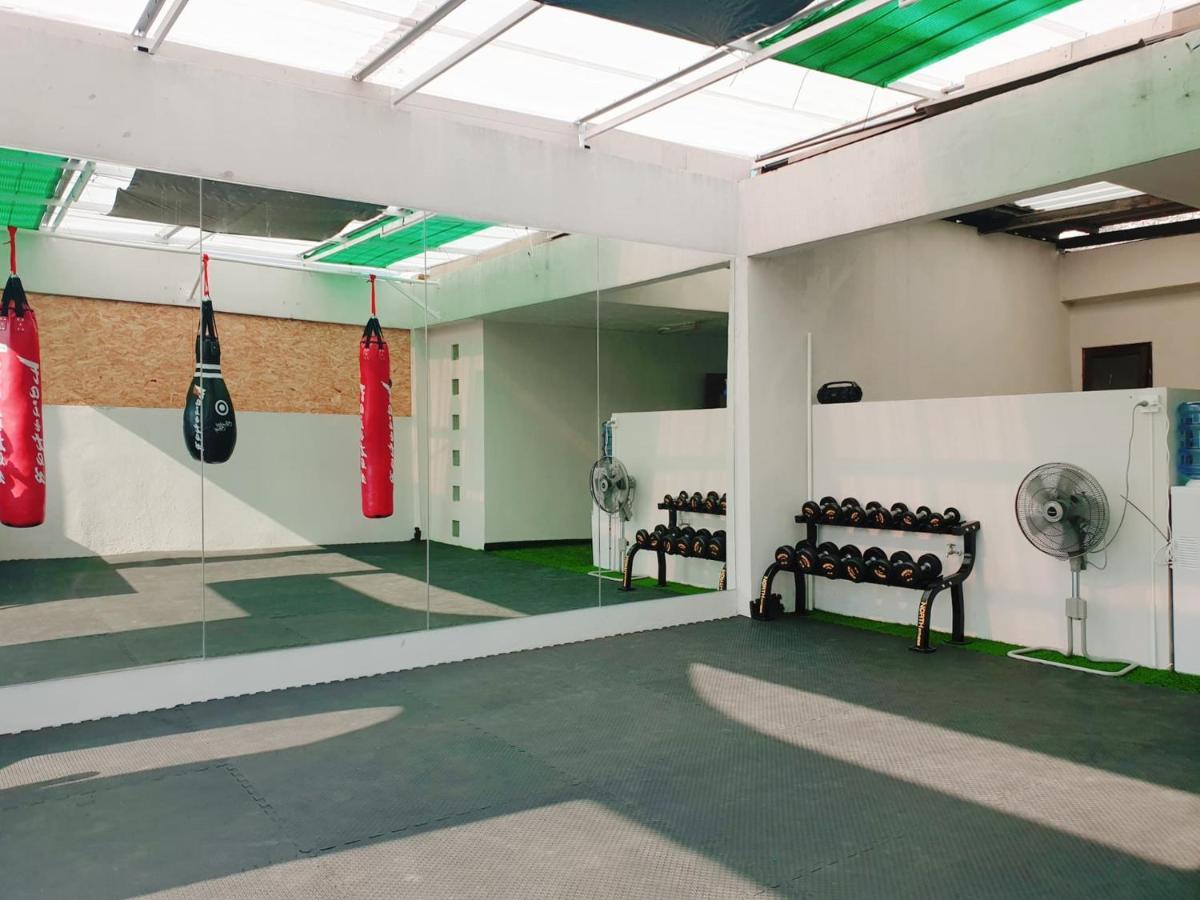 Kru Nat'S Bed & Breakfast W/ Private Rooms & Gym Bangkok Exterior photo