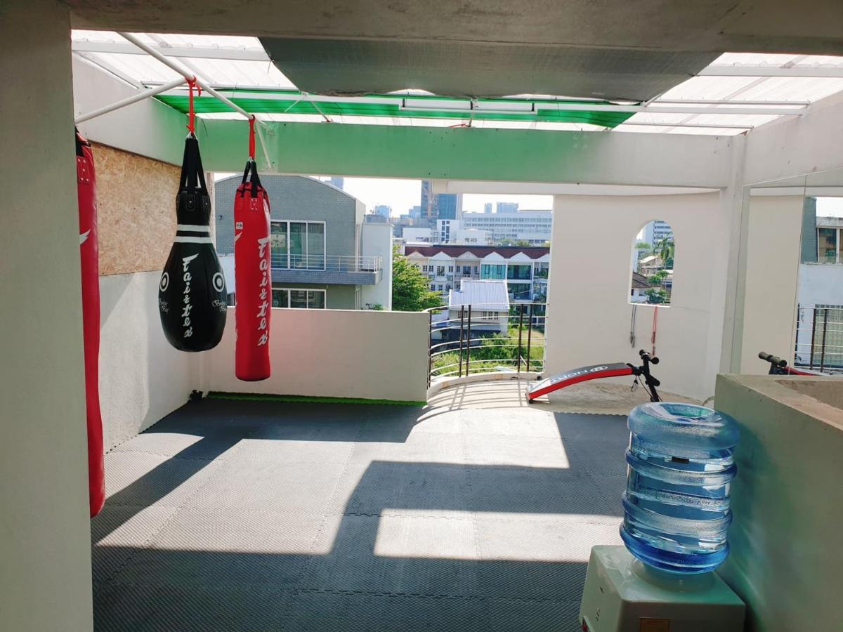 Kru Nat'S Bed & Breakfast W/ Private Rooms & Gym Bangkok Exterior photo