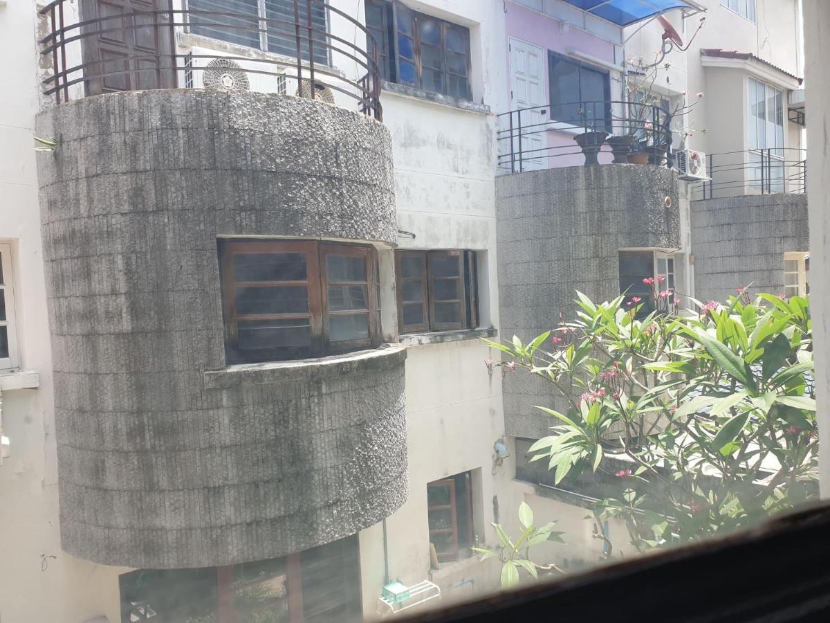 Kru Nat'S Bed & Breakfast W/ Private Rooms & Gym Bangkok Exterior photo