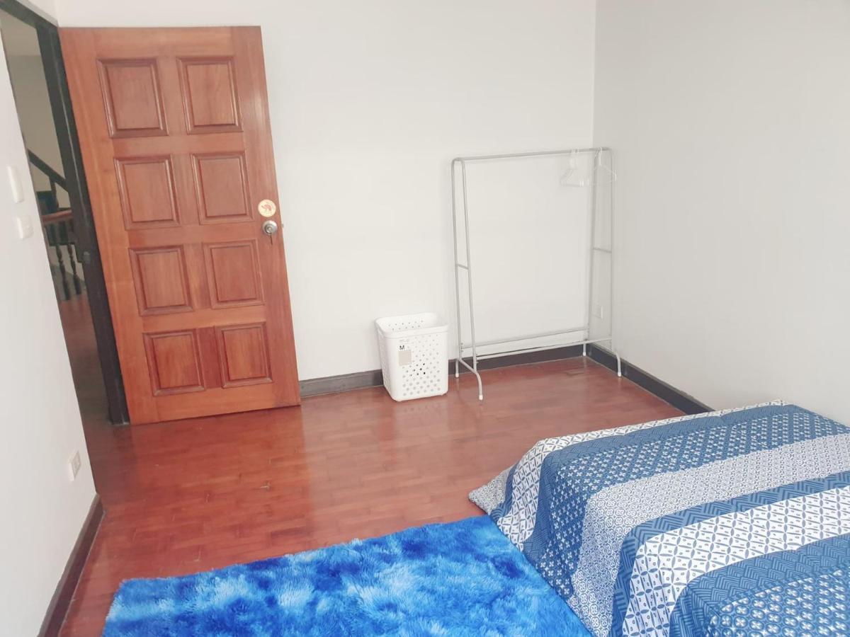 Kru Nat'S Bed & Breakfast W/ Private Rooms & Gym Bangkok Exterior photo